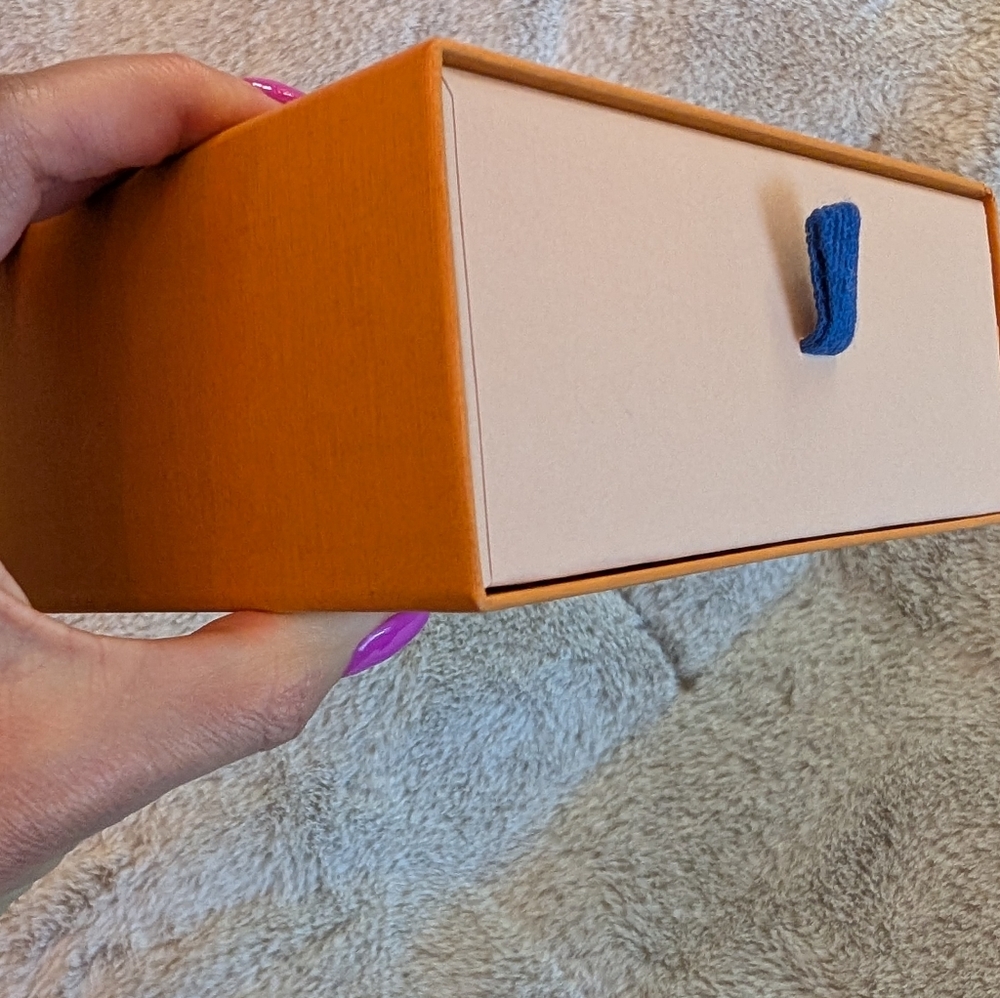 Box LV - Picture 10 of 11